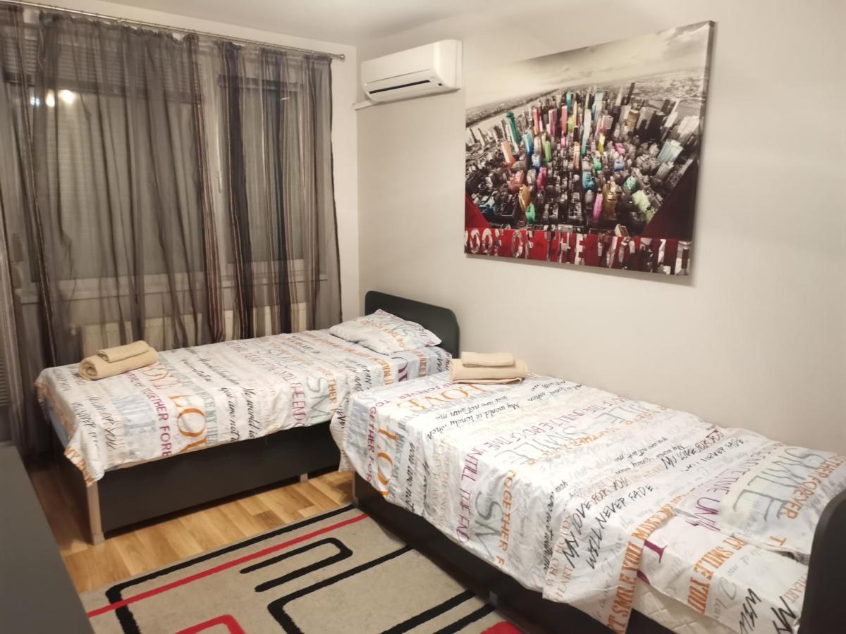 Уютен Апартамент В Централната Част На Стара Загора Esterno foto